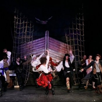 фото - teatrunikitskihvorot.ru